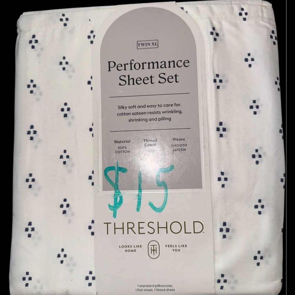 Threshold Twin XL White and Navy Sheet Set